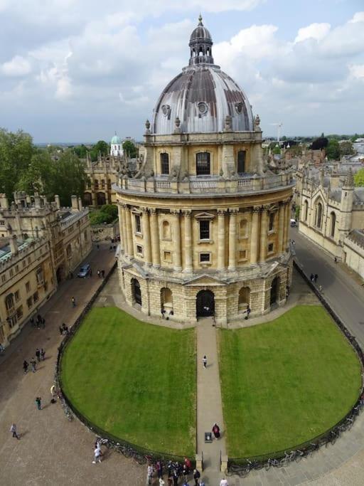 Modern 1-Bed Apartment, Plus Parking, Near Oxford And The Jr Exterior foto